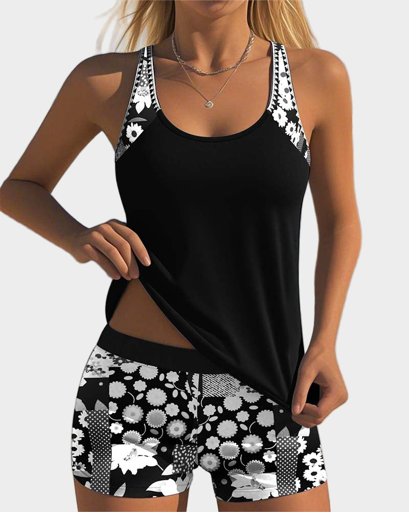 Modernus maudymosi kostiumėlių rinkinys