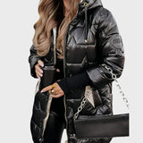 Sniegė | Ilgas ir šiltas dygsniuotas paltas su apgaubiančiu gobtuvu